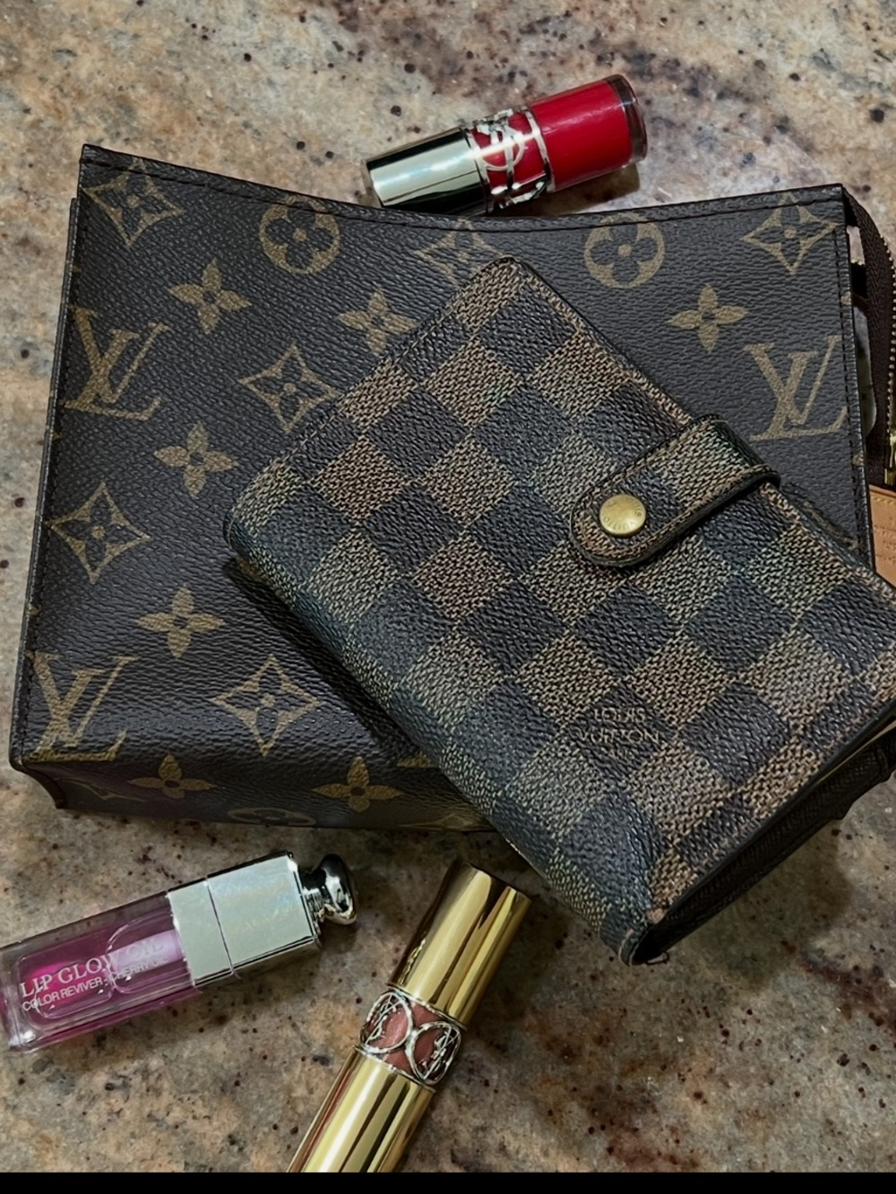 Vintage Louis Vuitton kiss lock wallet in Damien ebene